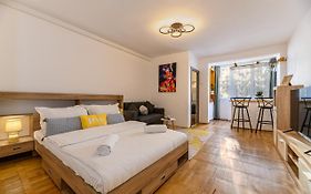 Jad - Family - Apartments & Studios